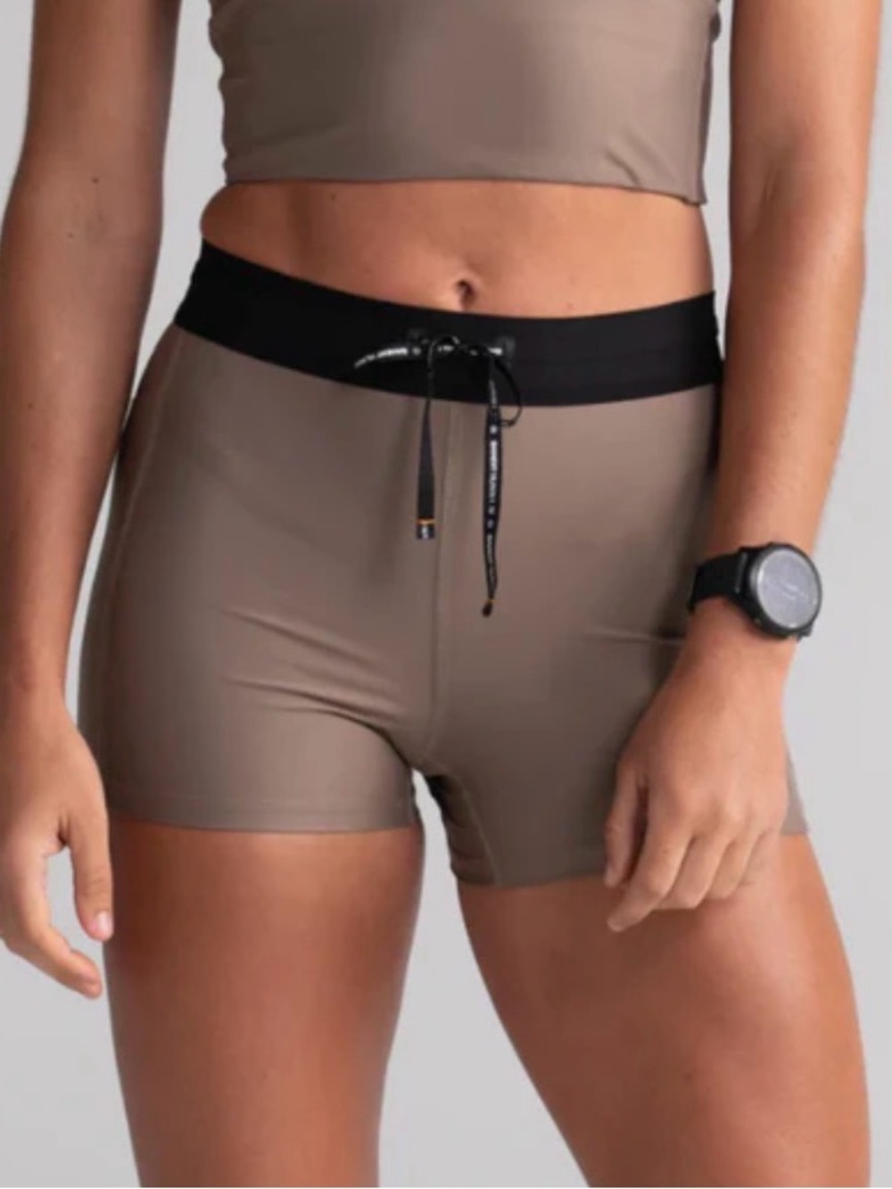 BANDIT RUNNING SUPERBEAM 3" COMPRESSION SHORT, WOMEN'S - BACKHILL BROWN
